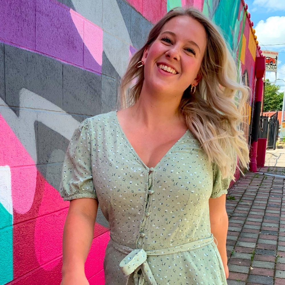 Meet your Posher, Emily